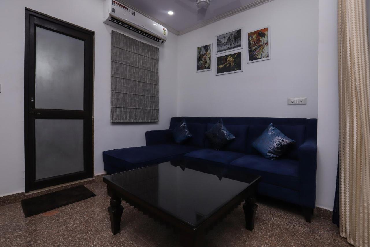 Hotel Vizima Palace - Near Wave City Center Metro Station Ноида Екстериор снимка